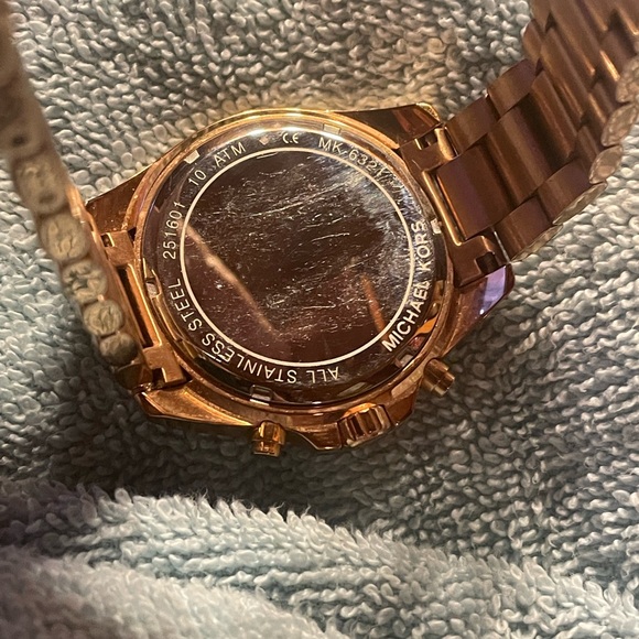 Michael Kors Watch - Picture 3 of 5